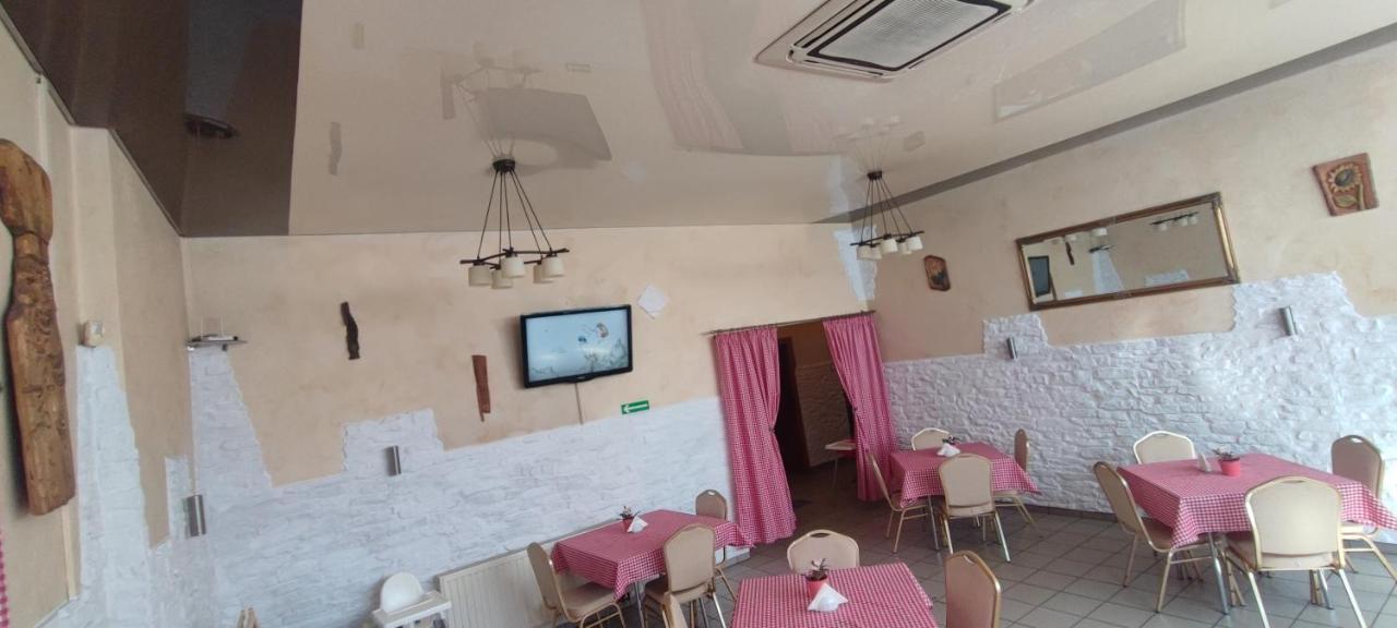 Restauracja "As"- Noclegi Turek Ngoại thất bức ảnh