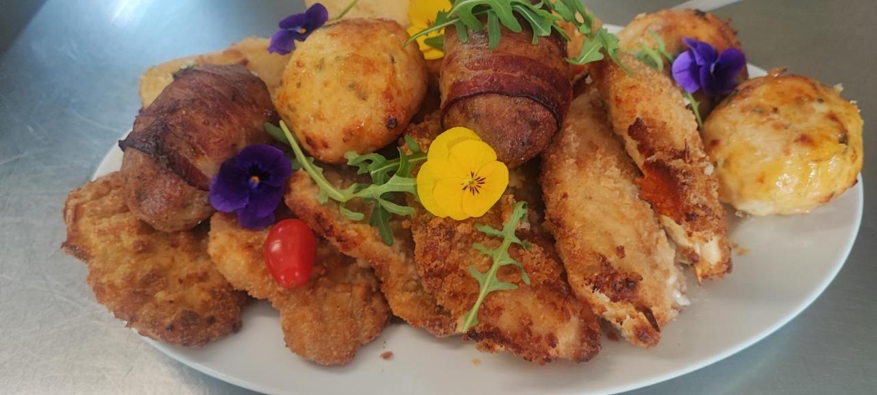 Restauracja "As"- Noclegi Turek Ngoại thất bức ảnh